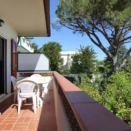 725 - Trilocale Al Primo Piano A Nuovo - Bellissima Vista Mare - A 200 Mt Dalla - Climatizzato Inclusa Al White Club *